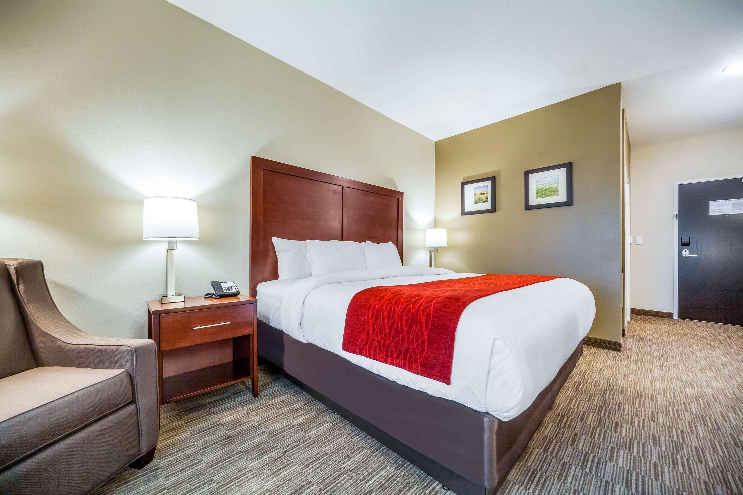 Hotel Comfort & I-80 2*