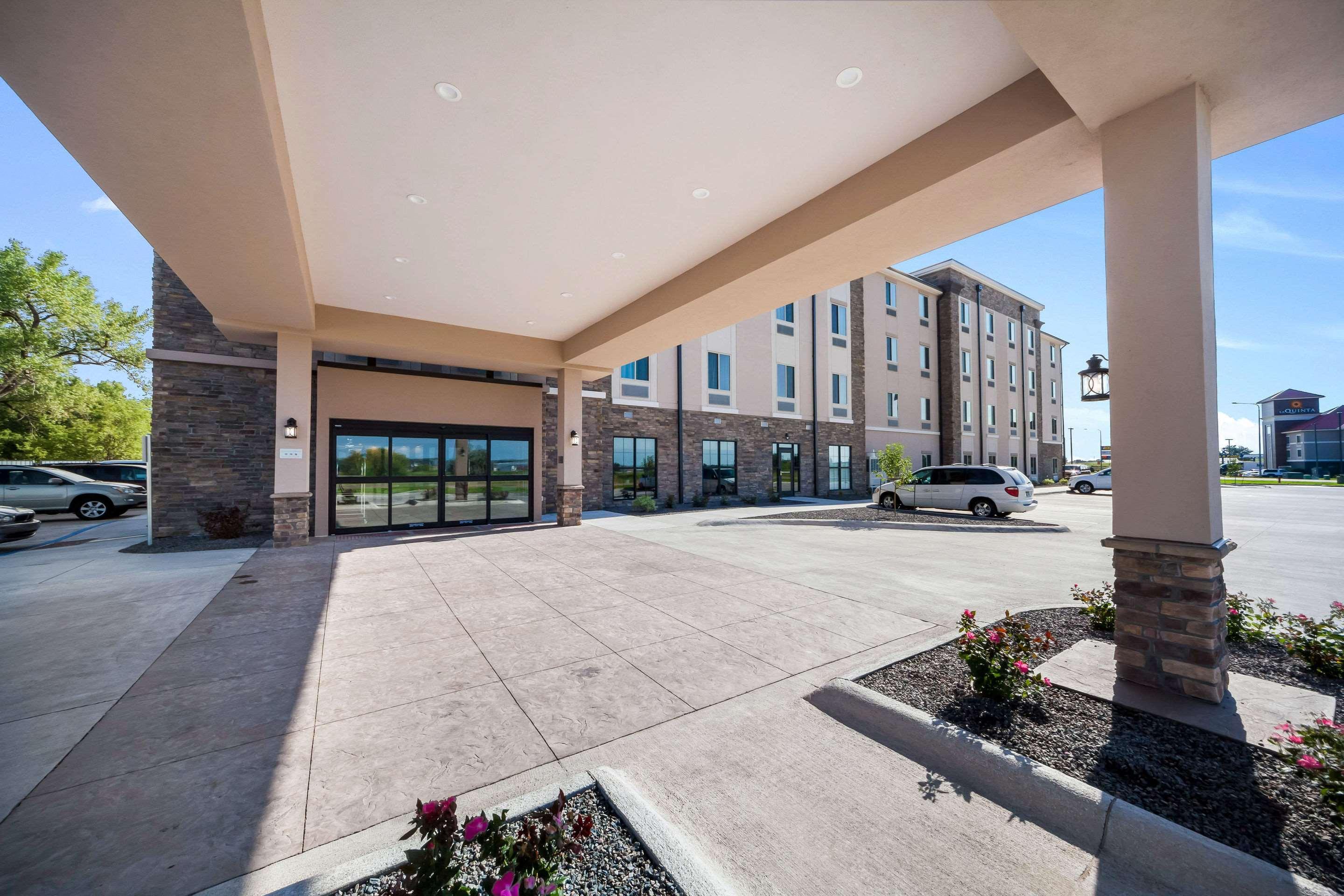Comfort & I-80 Hotel